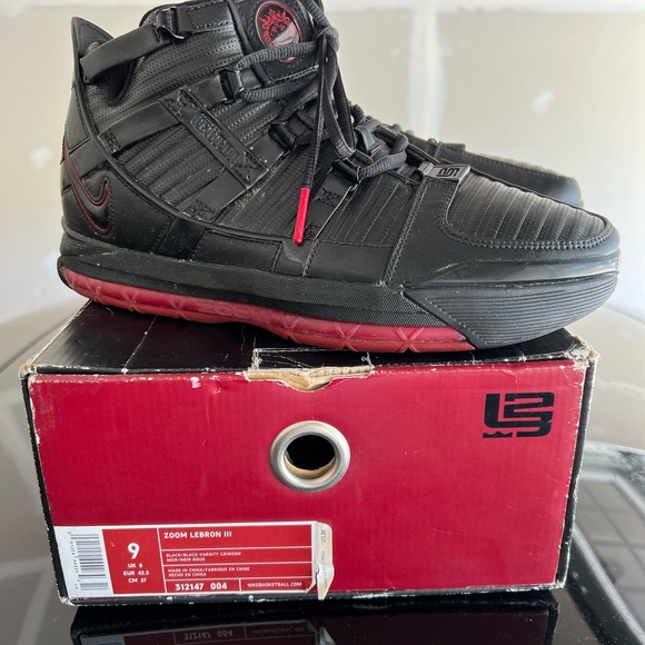 🛑SOLD🛑 Men's Zoom LeBron III - Black - Varsity Crimson - Size 9 - Picture 4 of 4